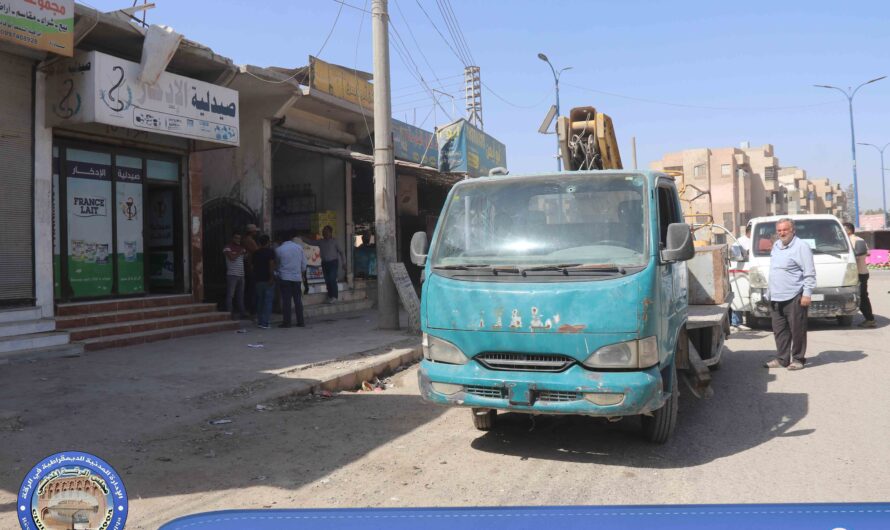 جولة للتدقيق على قواطع المشتركين بمشروع الاستثمار الكهربائي في حي الإدخار